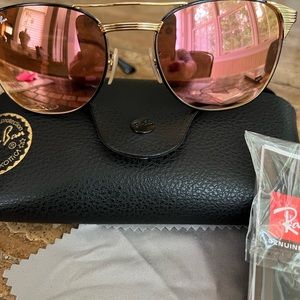 Ray-Ban women’s sunglasses